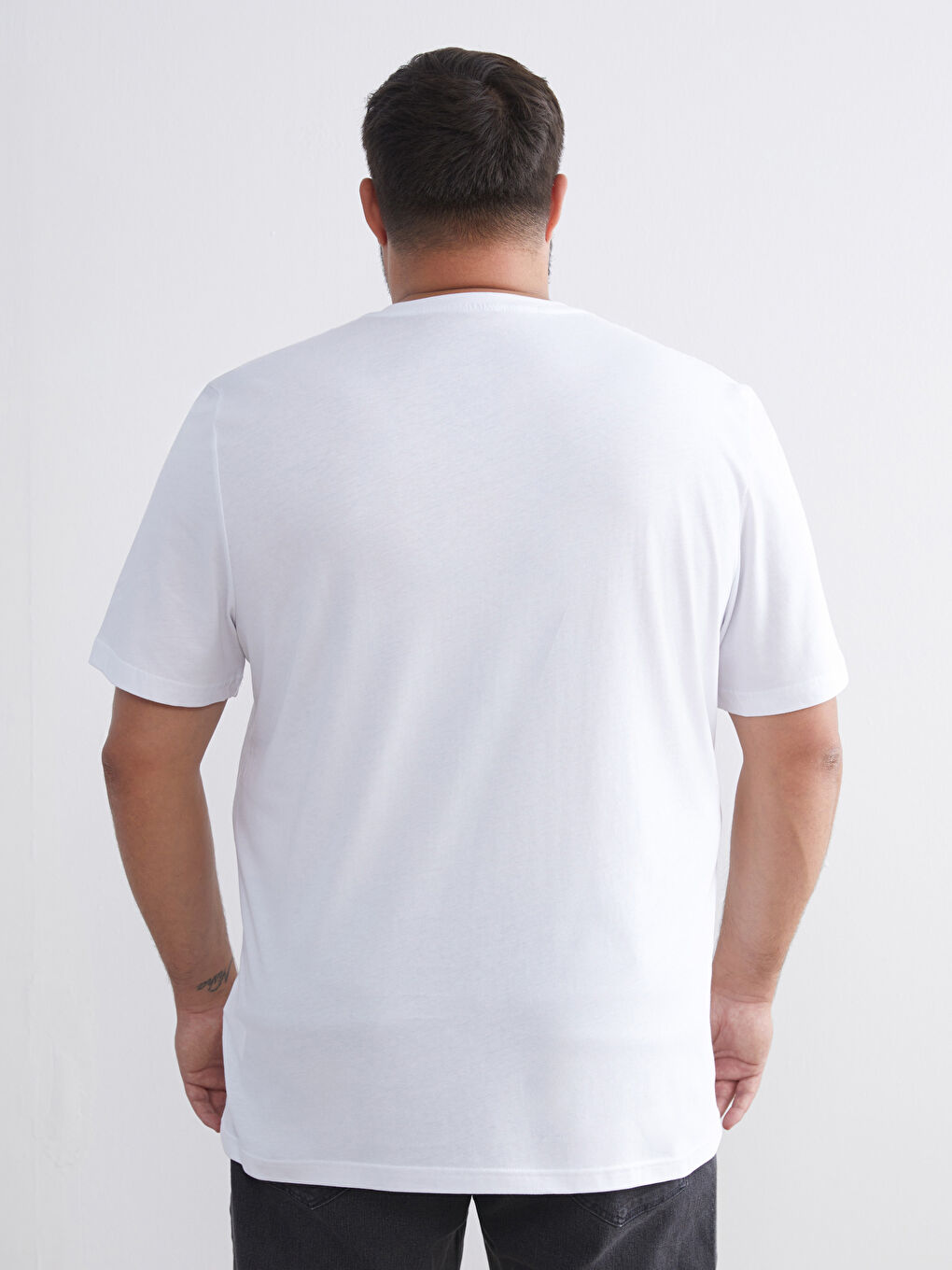 Beyaz Büyük Beden V Yaka Penye Erkek Tişört-4