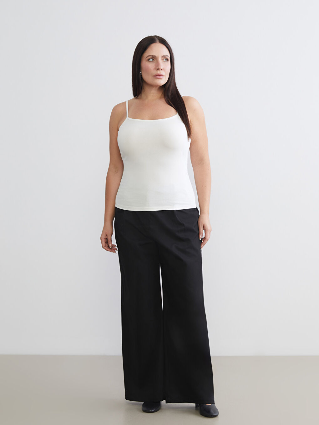 Beyaz Büyük Beden U Yaka Kadın Atlet 2'li-3