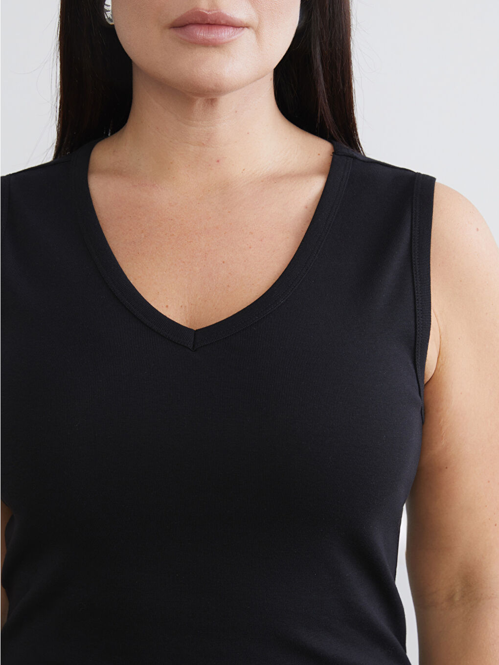 Siyah Büyük Beden V Yaka Kadın Atlet 2'li-4