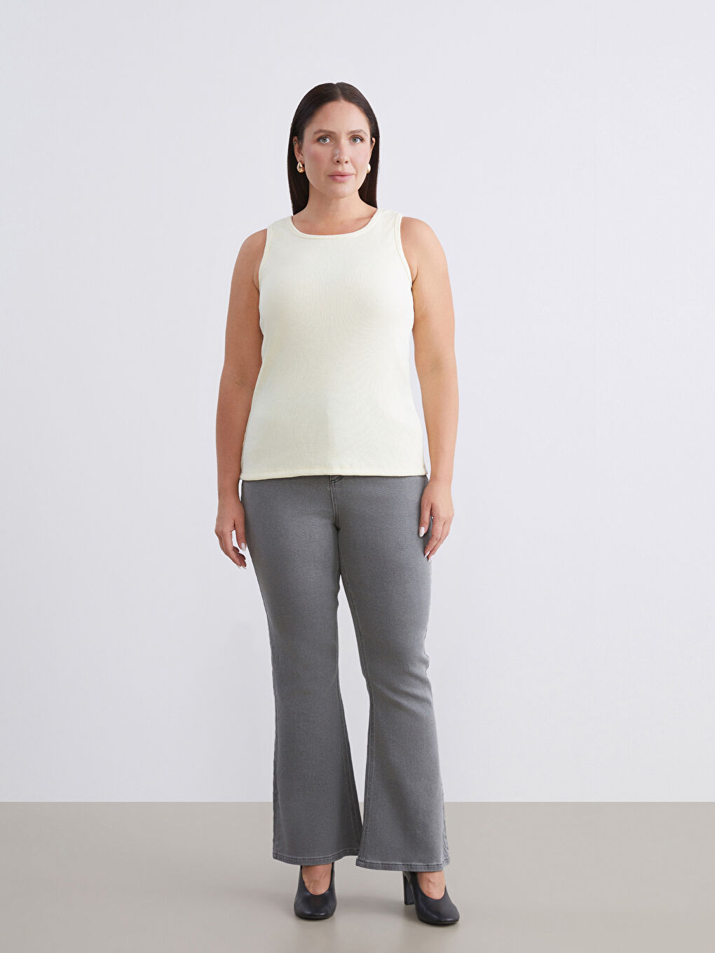 Beyaz Büyük Beden Bisiklet Yaka Kadın Atlet 2'li-3