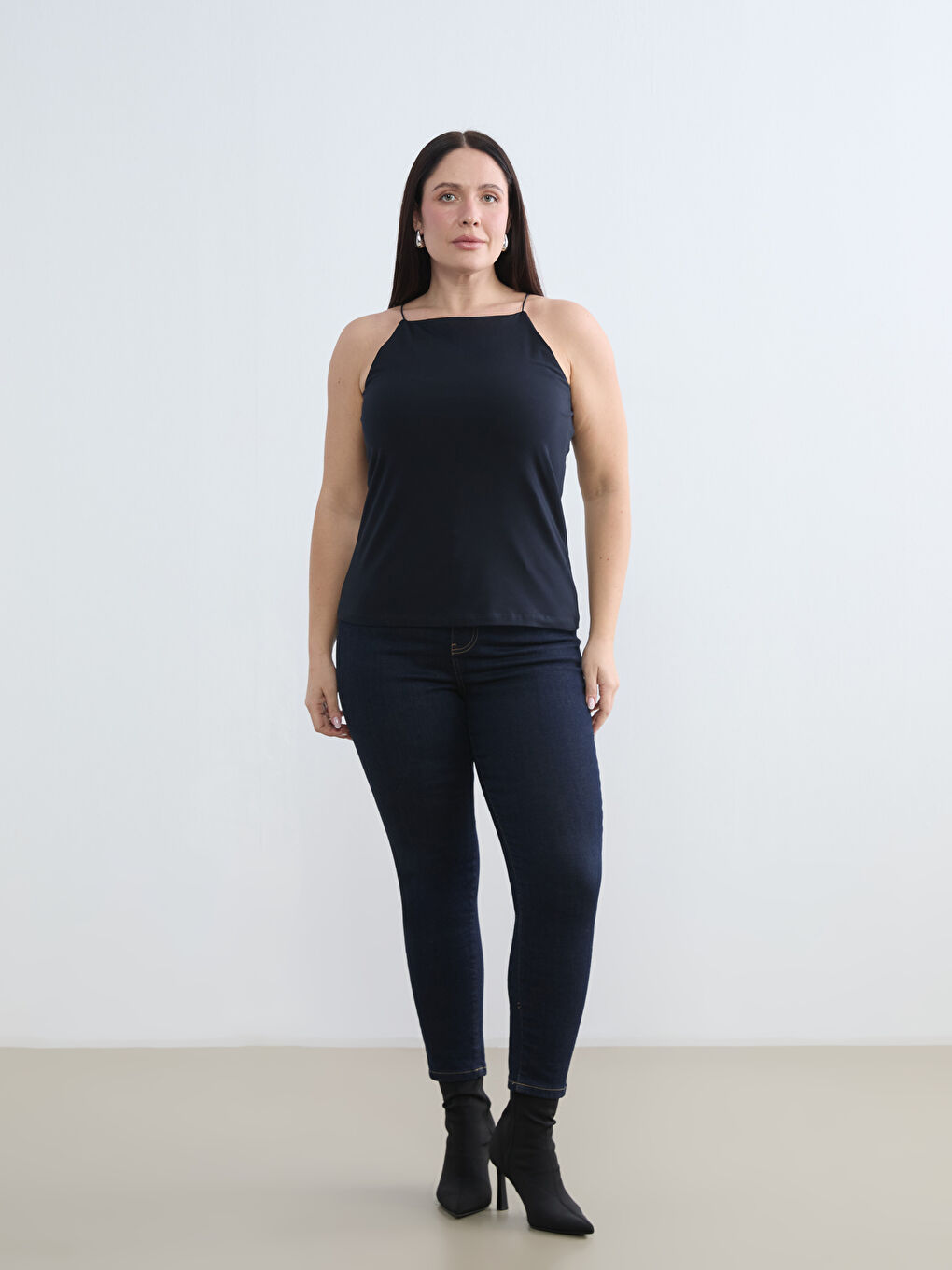 Beyaz Büyük Beden Halter Yaka Kadın Atlet 2'li-2