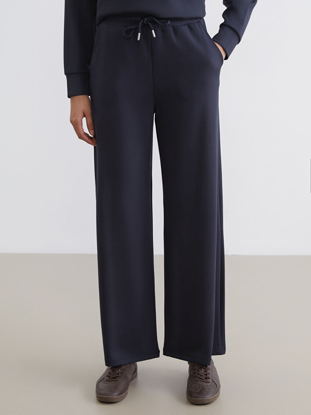 Women's Sweatpants with Elastic Waist-1