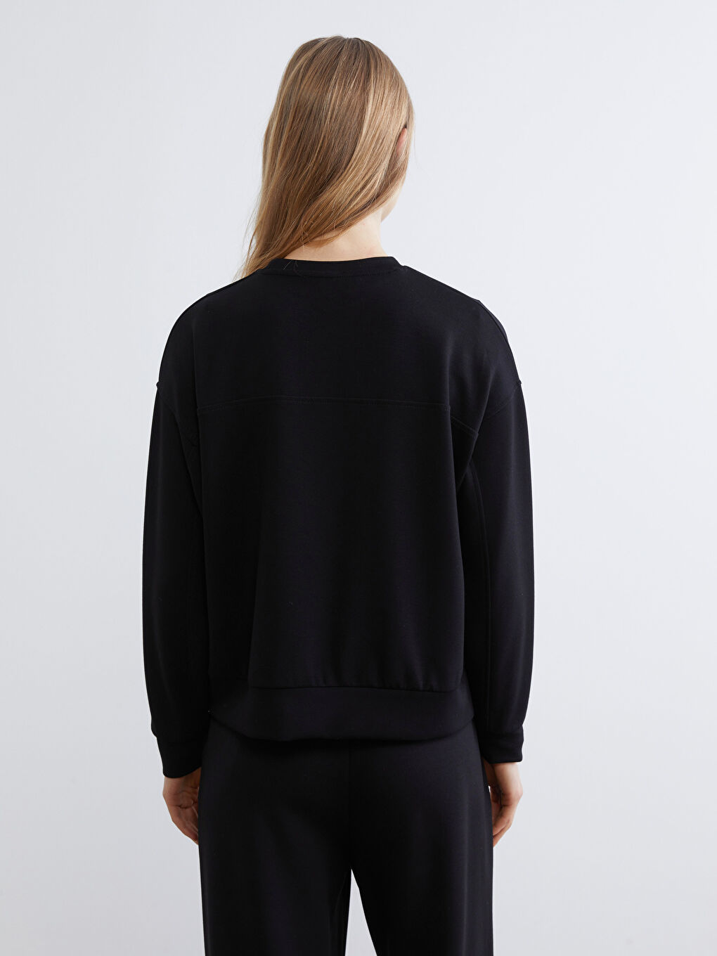 Siyah Bisiklet Yaka Oversize Kadın Sweatshirt-3