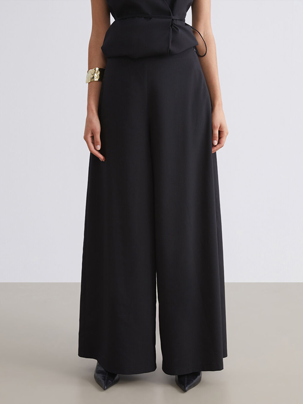 Siyah Beli Fermuarlı Geniş Paça Kadın Pantolon-1