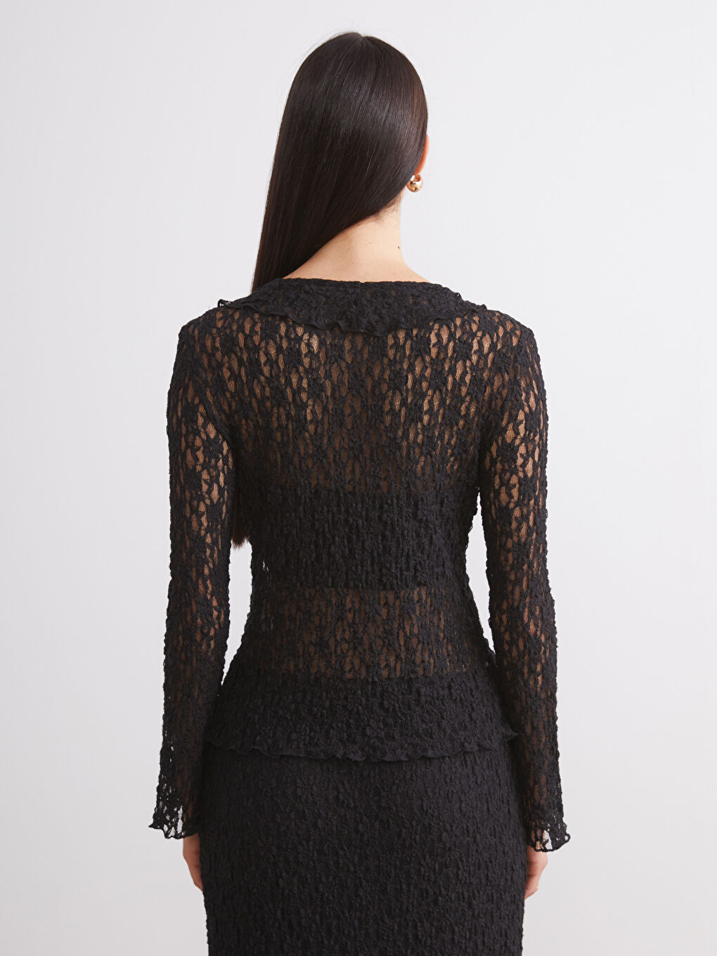 Siyah Bağlamalı Yaka Ajurlu Dantelli Kadın Hırka-3