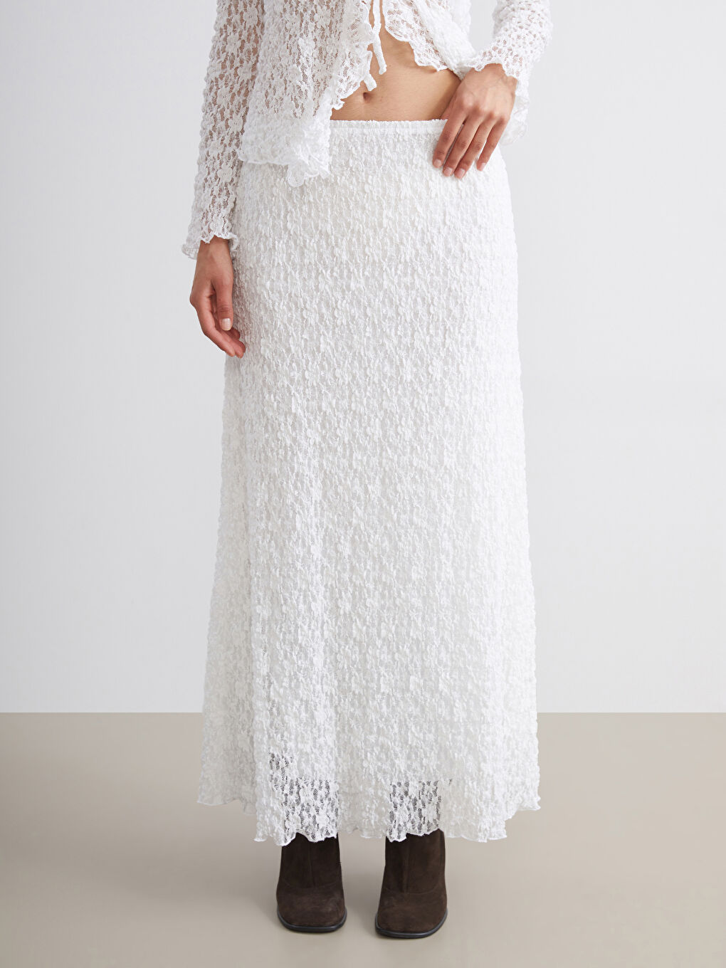 Beyaz Beli Lastikli Dantelli Etek-1