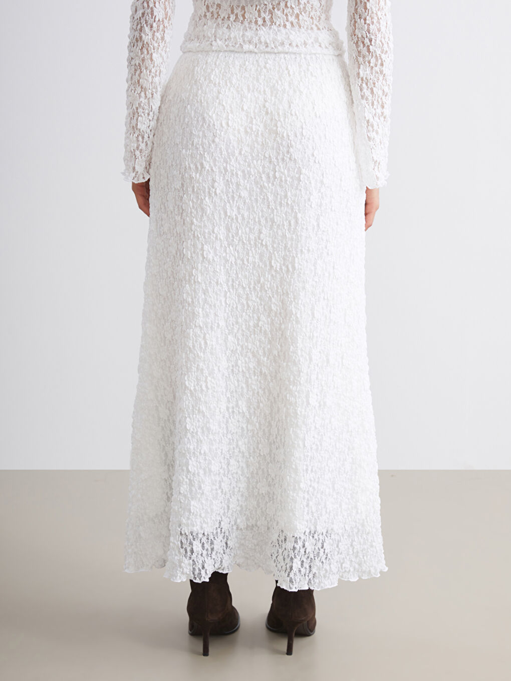 Beyaz Beli Lastikli Dantelli Etek-3