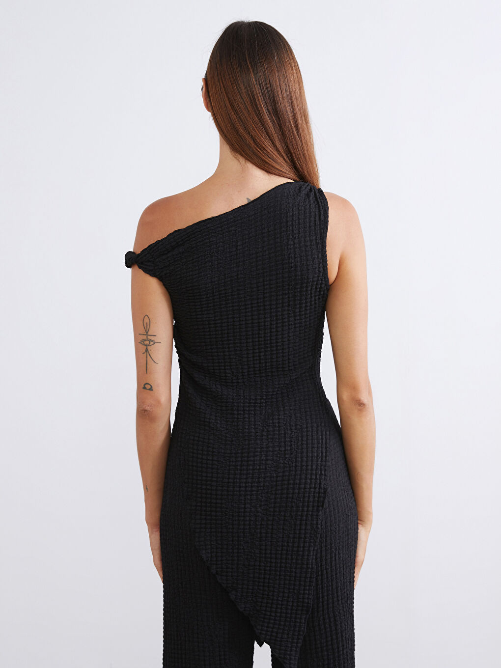 Siyah Tek Omuz Dokulu Bluz-3