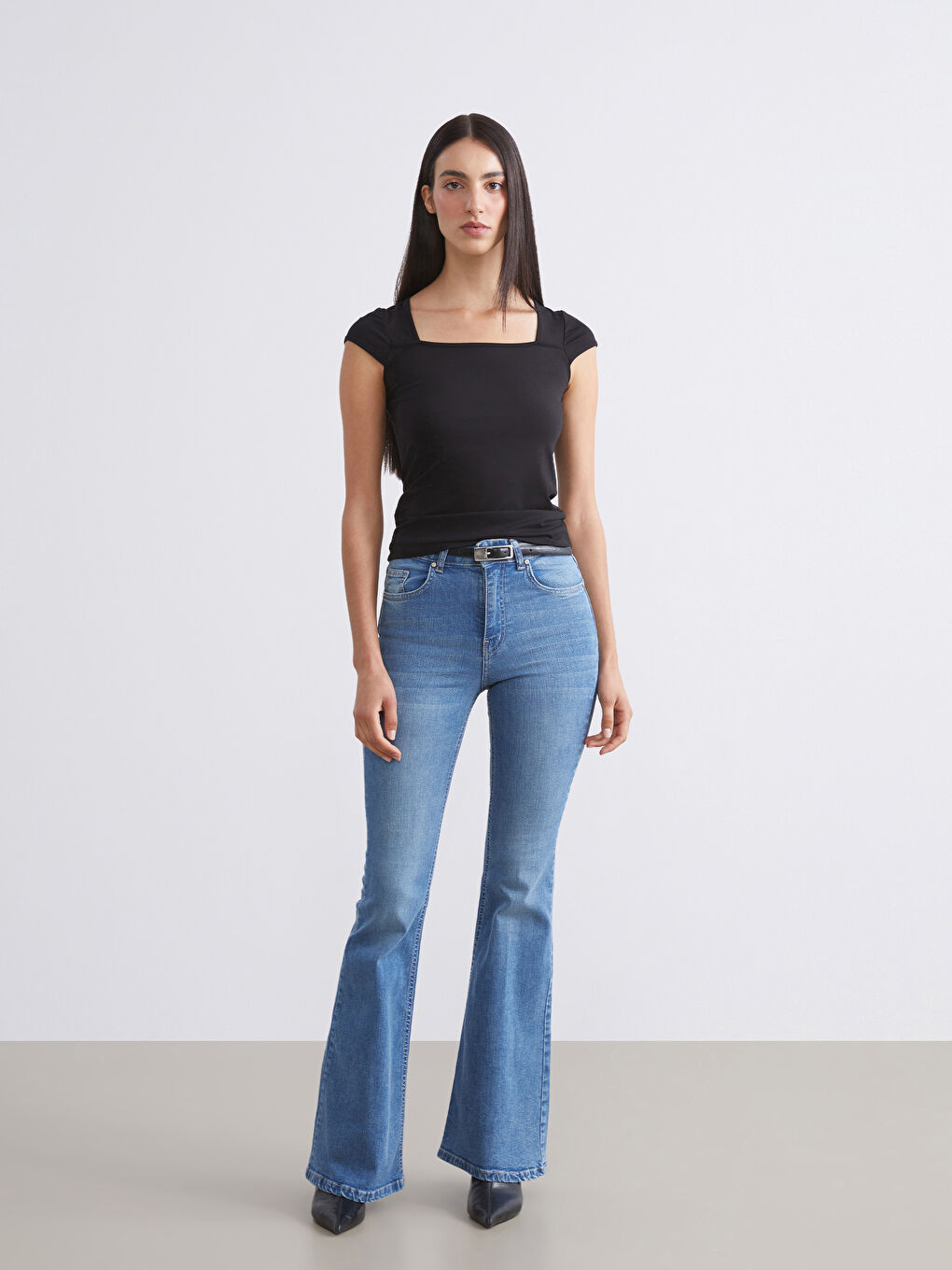 Siyah Kare Yaka Bluz-1