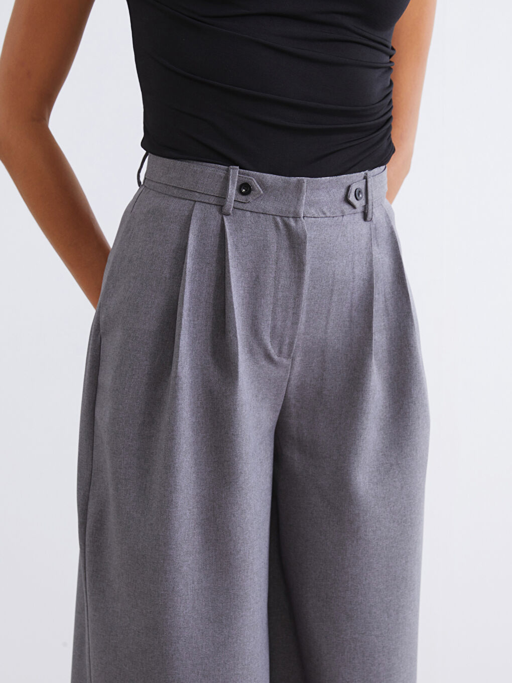 Gri Geniş Paça Pileli Kadın Pantolon-2