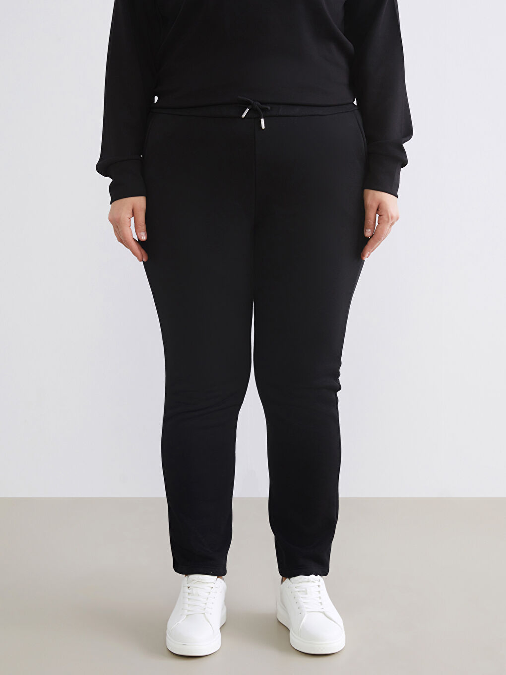 Siyah Beli Lastikli Kadın Eşofman Altı-4