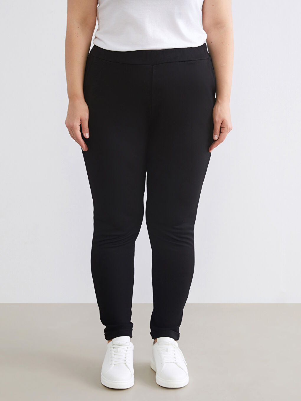 Siyah Beli Lastikli Kadın Eşofman Altı-5