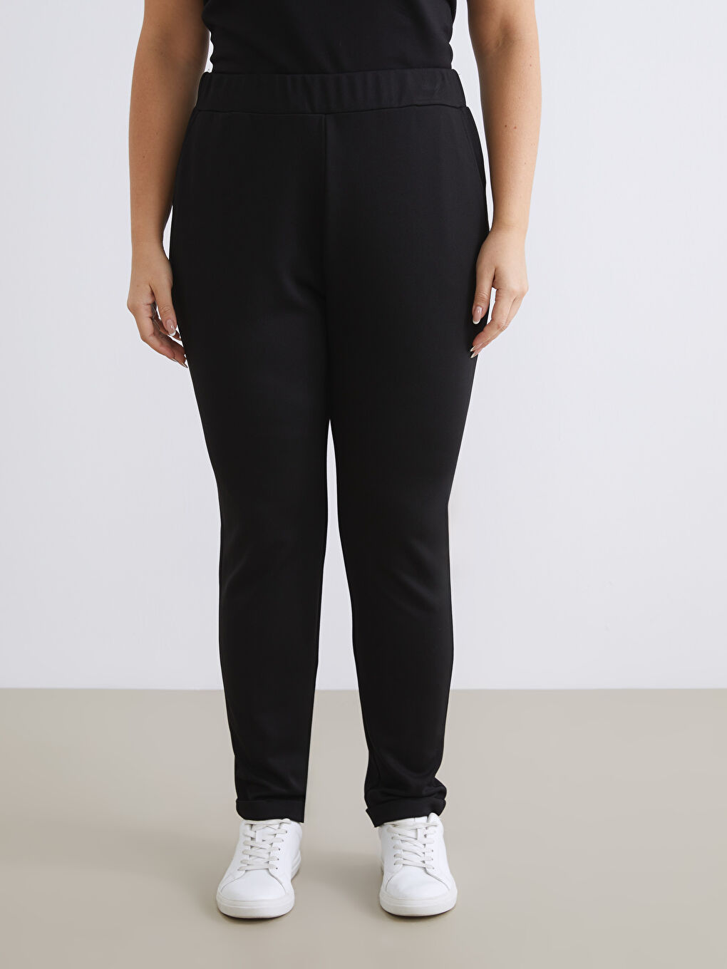 Siyah Beli Lastikli Kadın Eşofman Altı-2