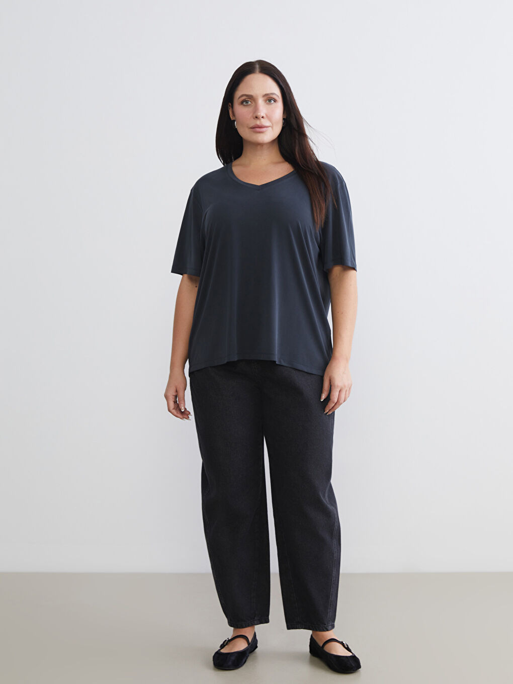 Siyah Büyük Beden V Yaka Kadın Tişört 2'li-2