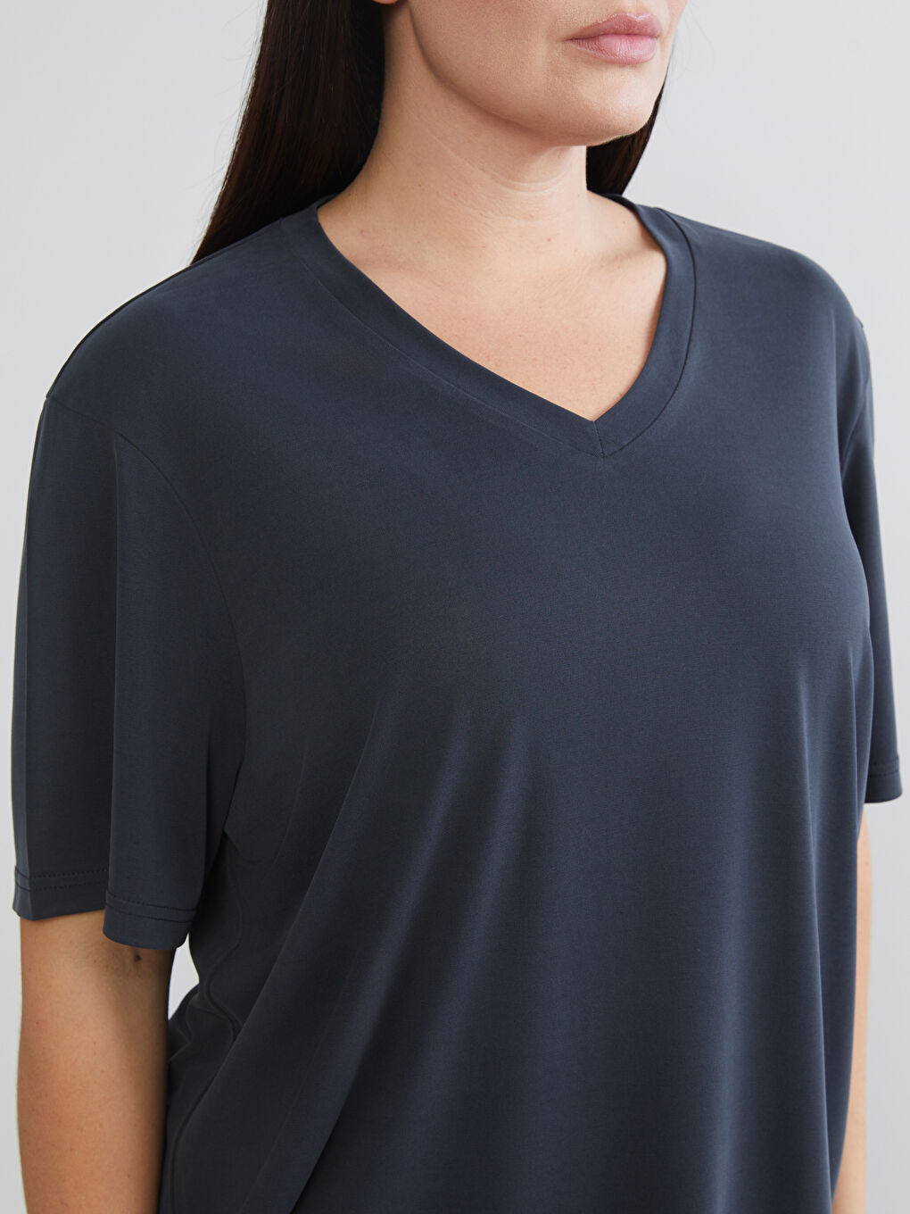 Siyah Büyük Beden V Yaka Kadın Tişört 2'li-5