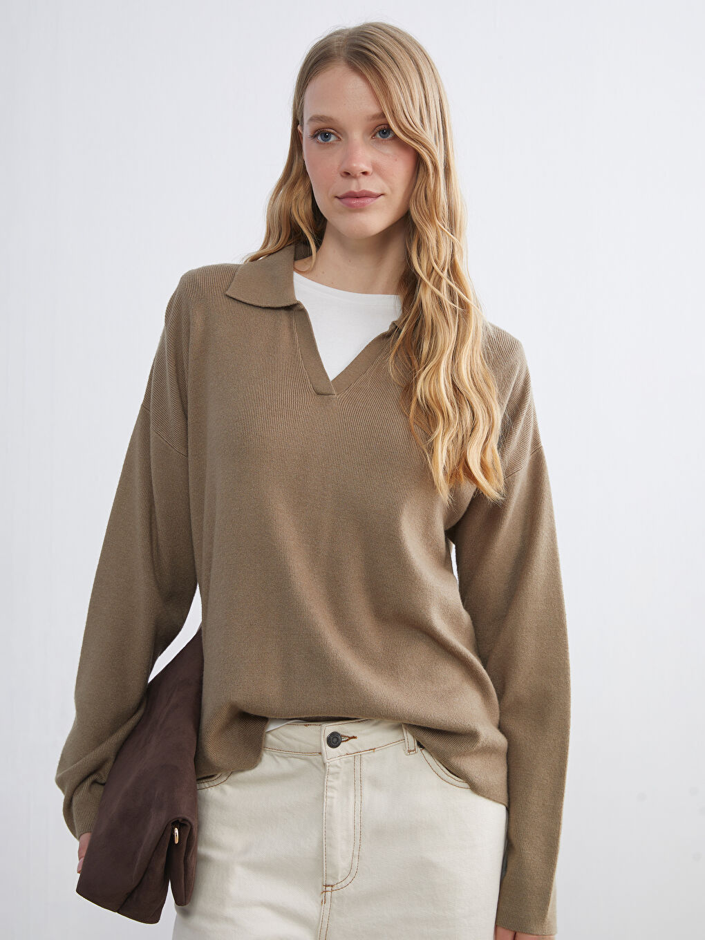 Свитер из трикотажа с воротником поло для женщин