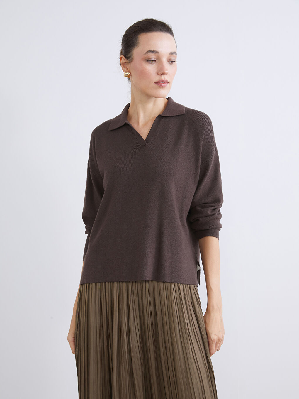 Свитер из трикотажа с воротником поло для женщин