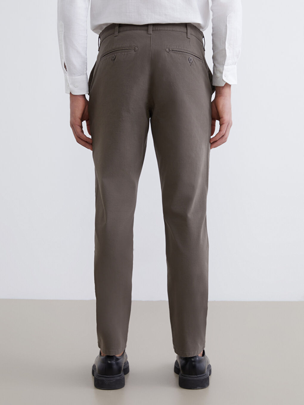 Kahverengi Dar Kalıp Erkek Chino Pantolon-3