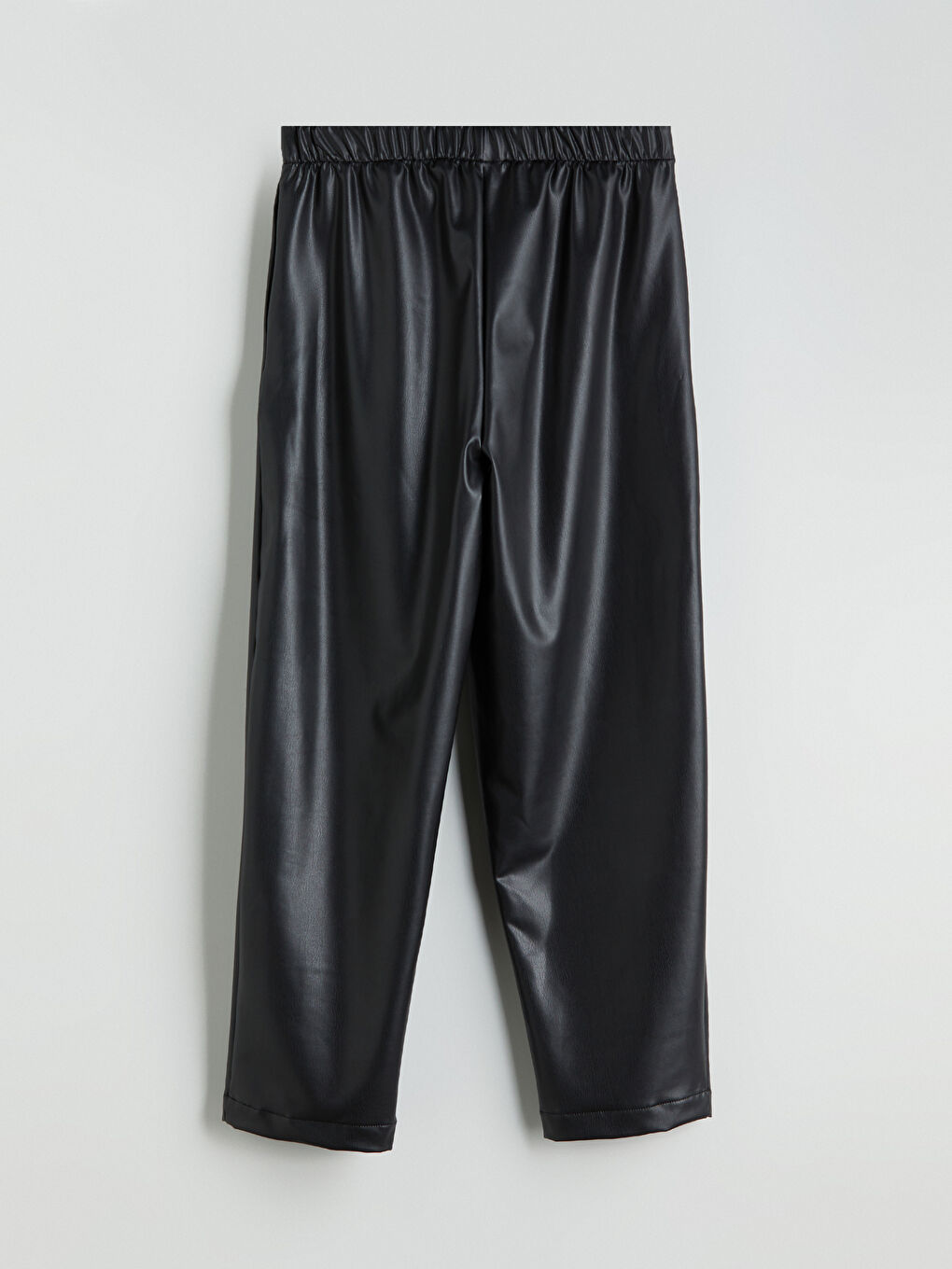 Siyah Beli Lastikli Deri Görünümlü Kadın Pantolon-5