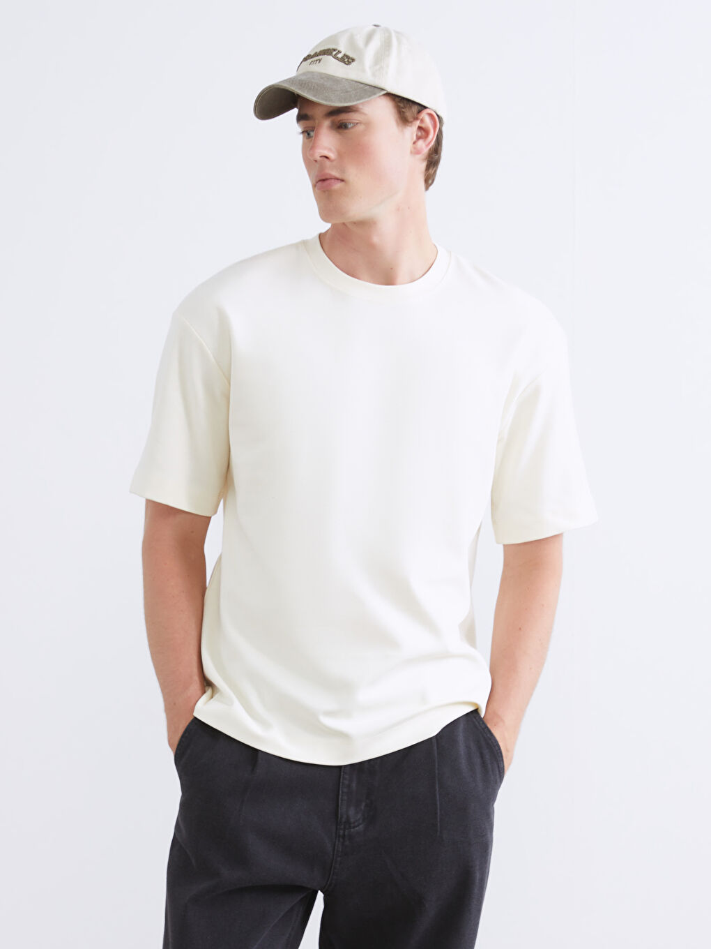 Ekru Bisiklet Yaka Erkek Tişört-2