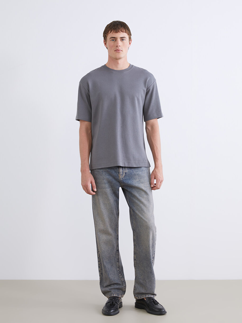 Gri Bisiklet Yaka Erkek Tişört-1