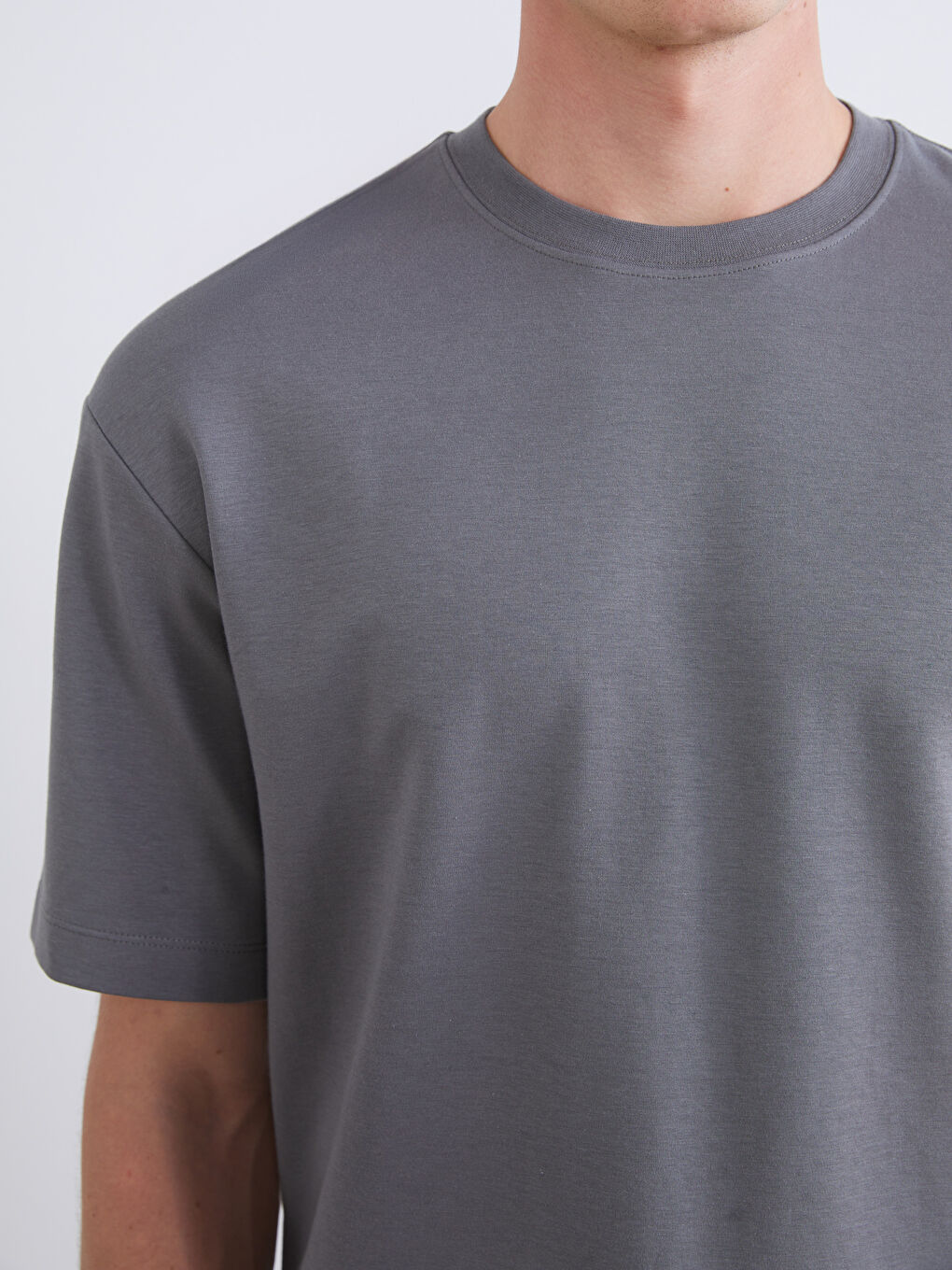 Gri Bisiklet Yaka Erkek Tişört-2