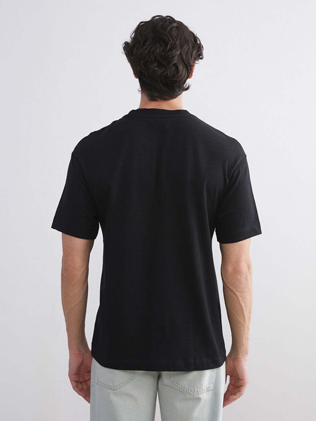 Siyah Bisiklet Yaka Penye Erkek Tişört-3