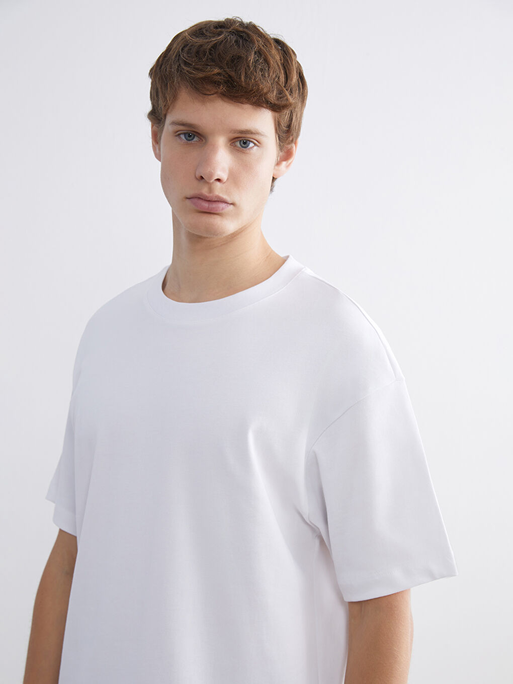 Beyaz Bisiklet Yaka Penye Erkek Tişört