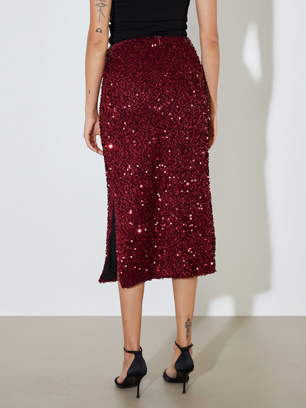 Bordo Dar Fit Pul Payetli Yırtmaçlı Etek-4