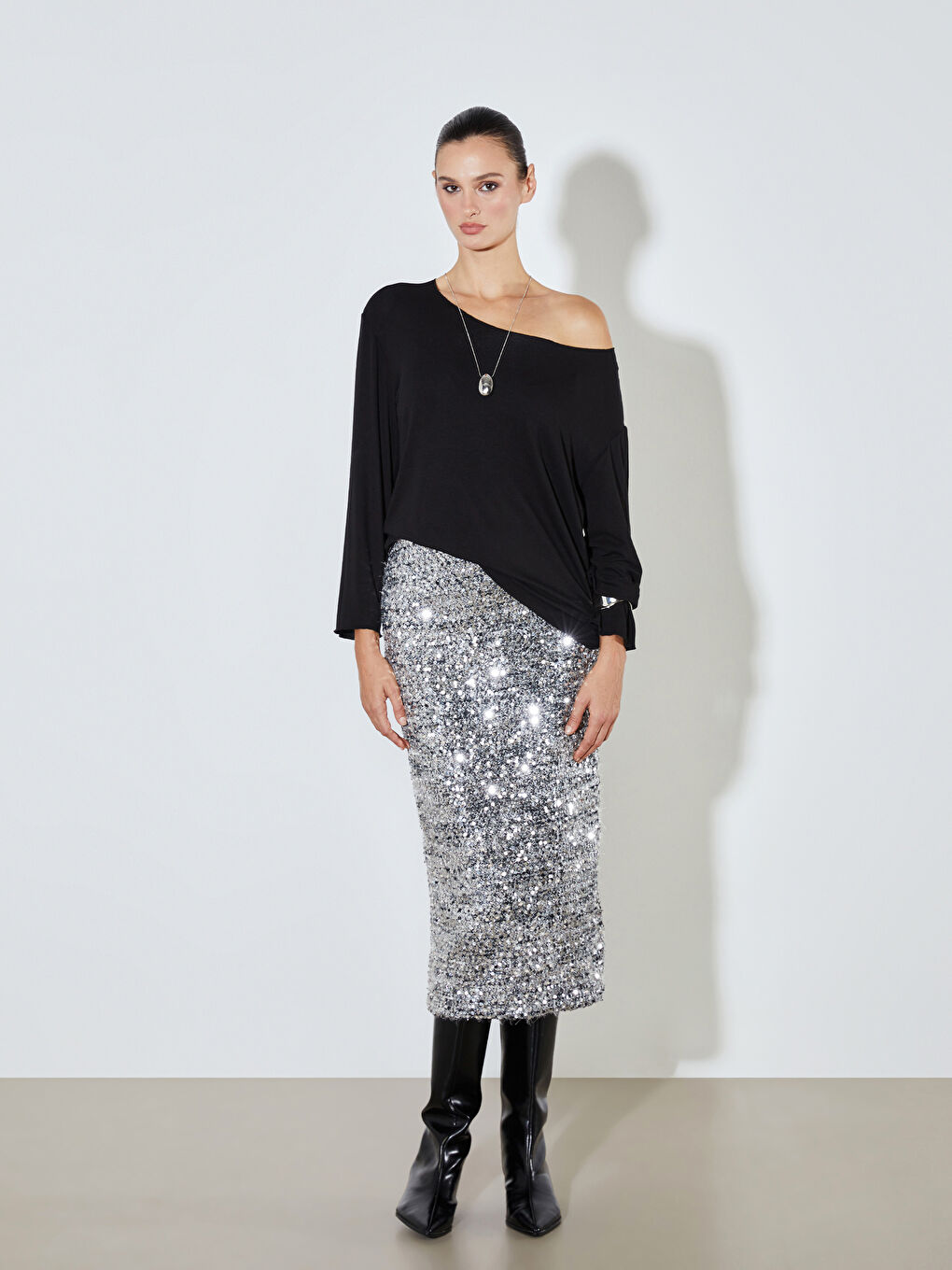 Gri Dar Fit Pul Payetli Yırtmaçlı Etek-1