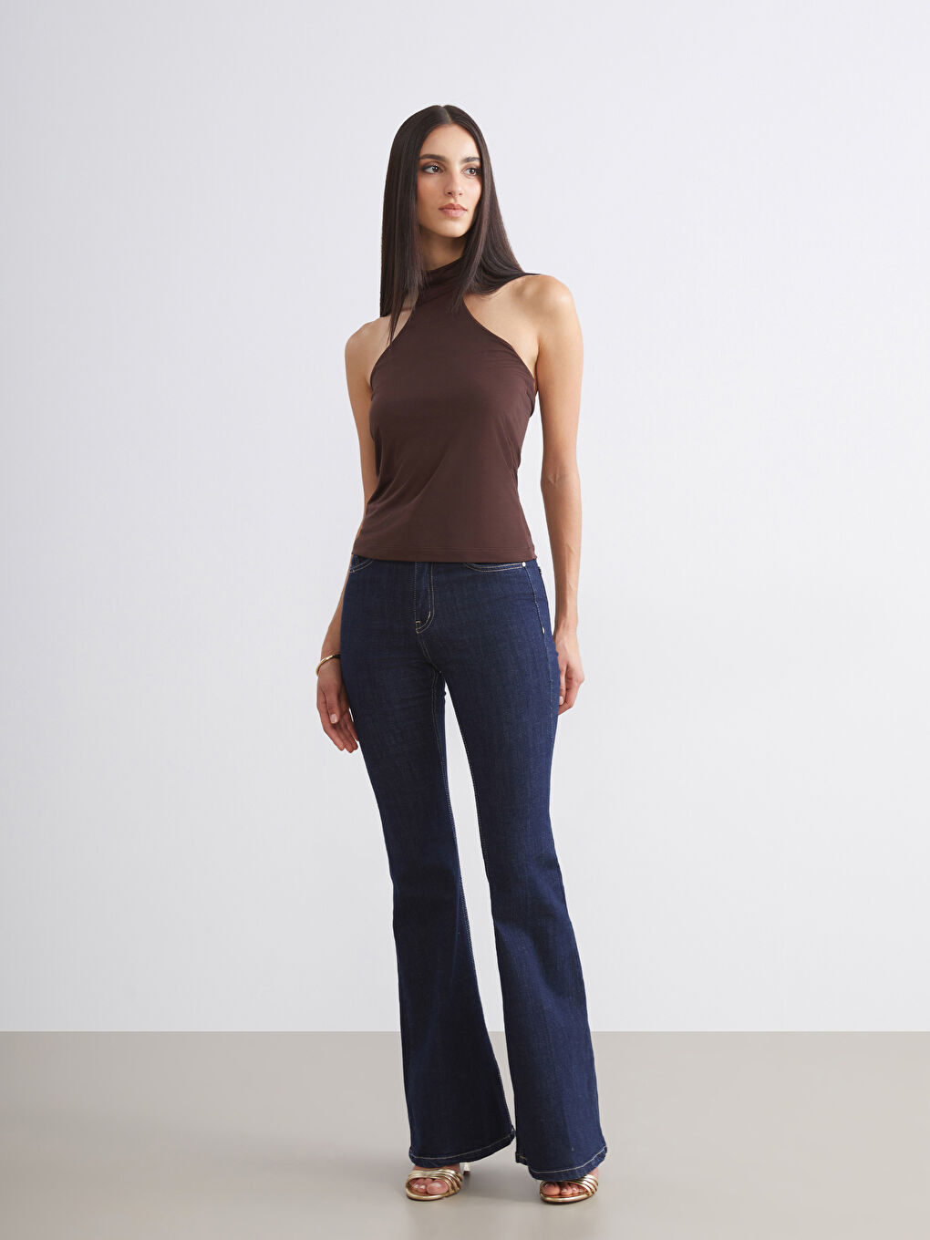 Kahverengi Halter Yaka Kadın Atlet