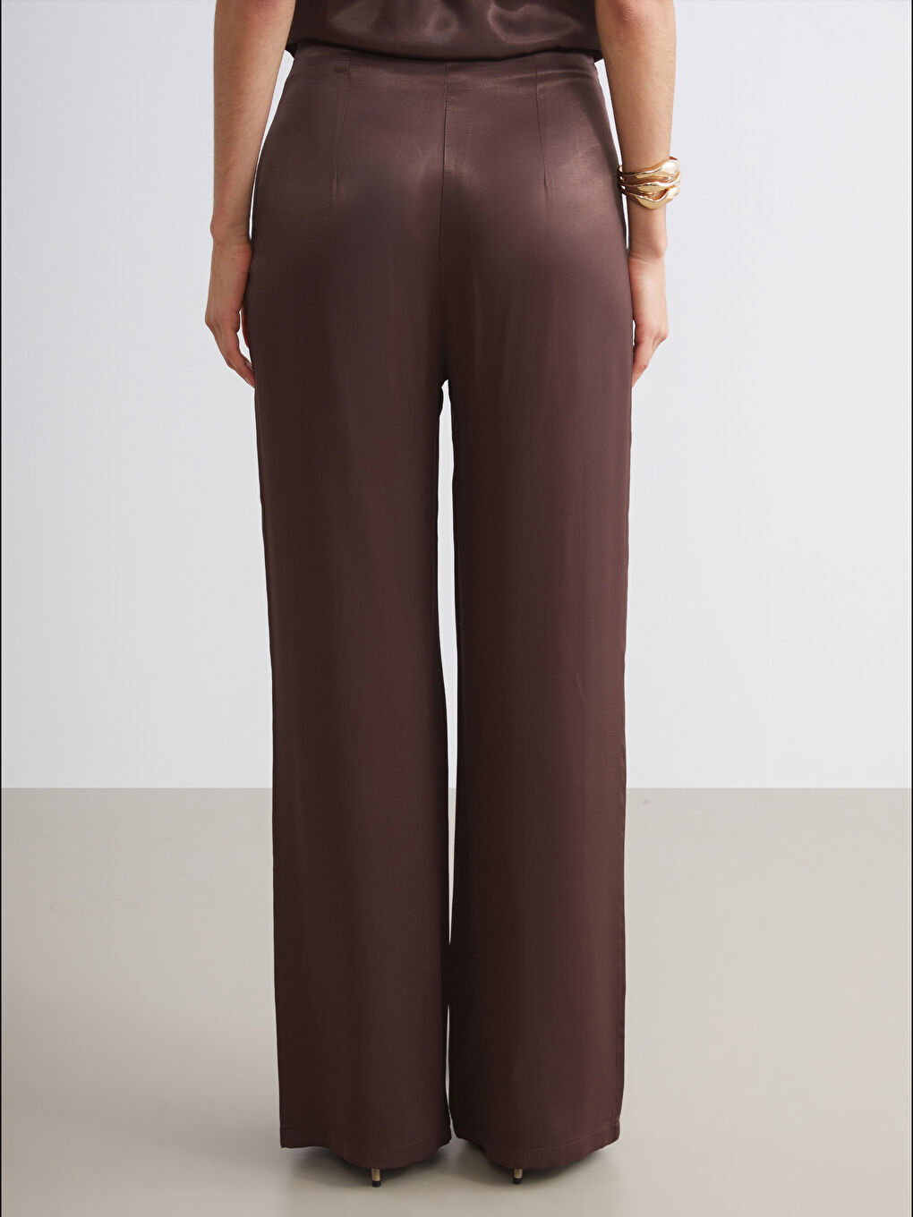 Kahverengi Loose Fit Saten Kadın Pantolon-3