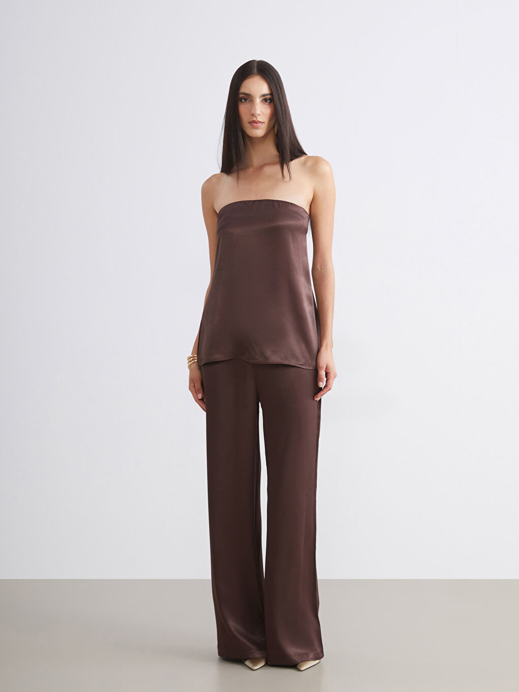 Kahverengi Straplez Yaka Saten Bluz-1