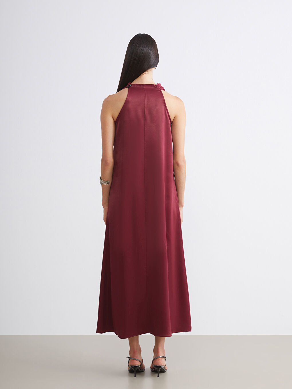 Bordo Dökümlü Yaka Saten Elbise-5