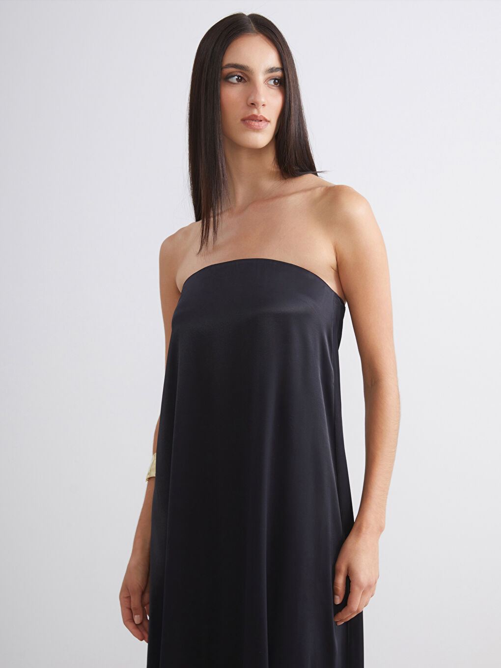 Siyah Straplez Yaka Saten Abiye Elbise-1