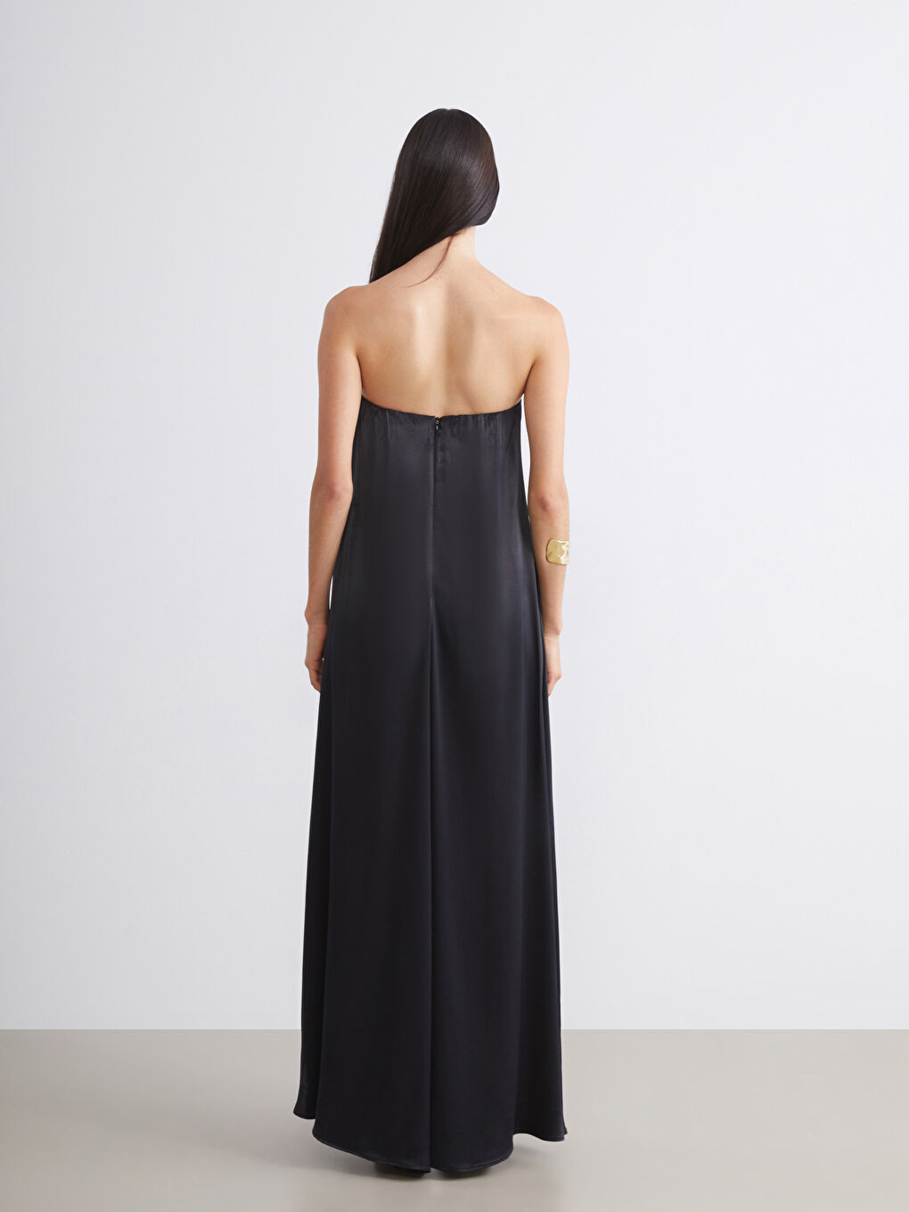 Siyah Straplez Yaka Saten Abiye Elbise-3