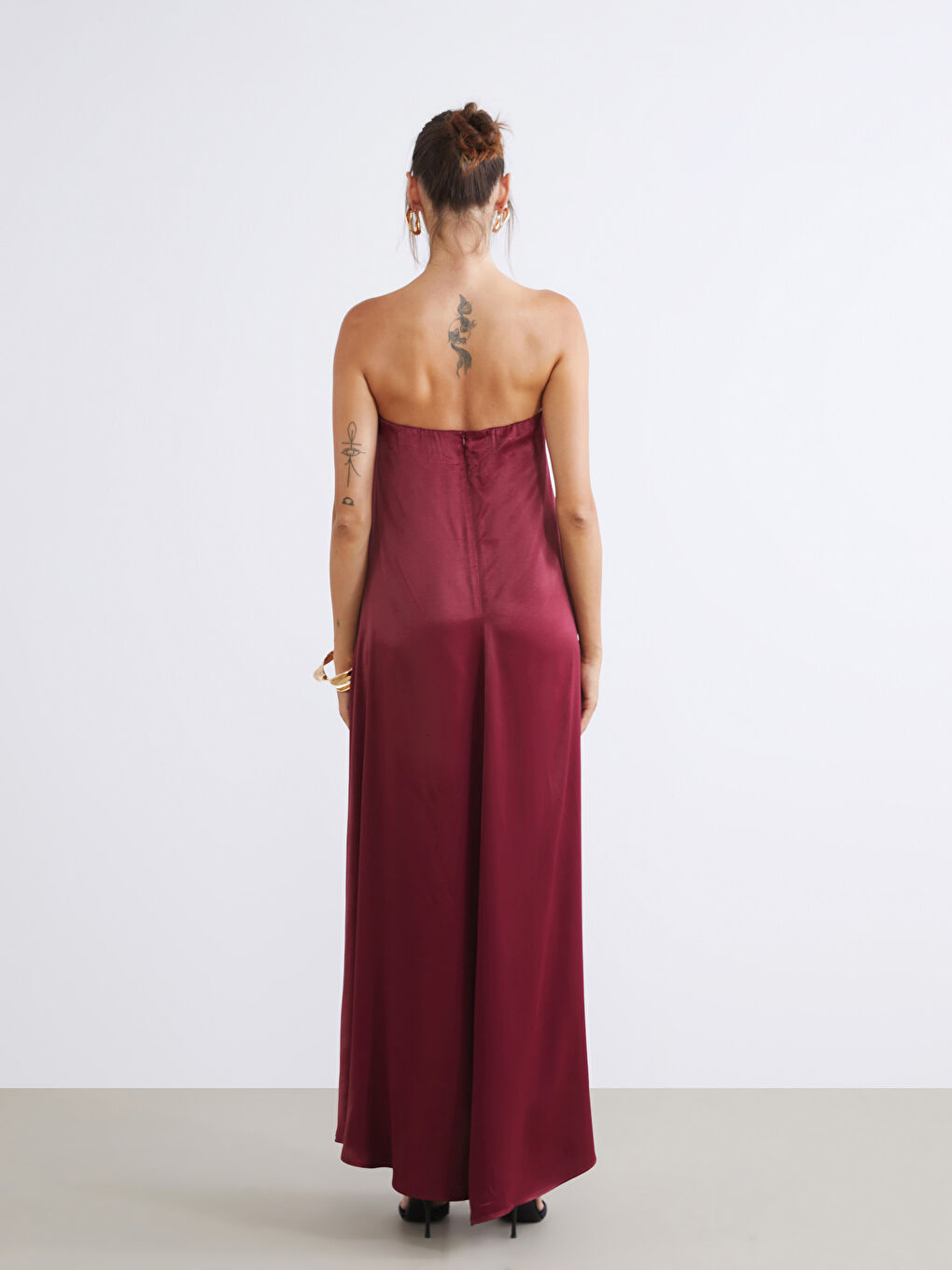 Bordo Straplez Yaka Saten Abiye Elbise-3