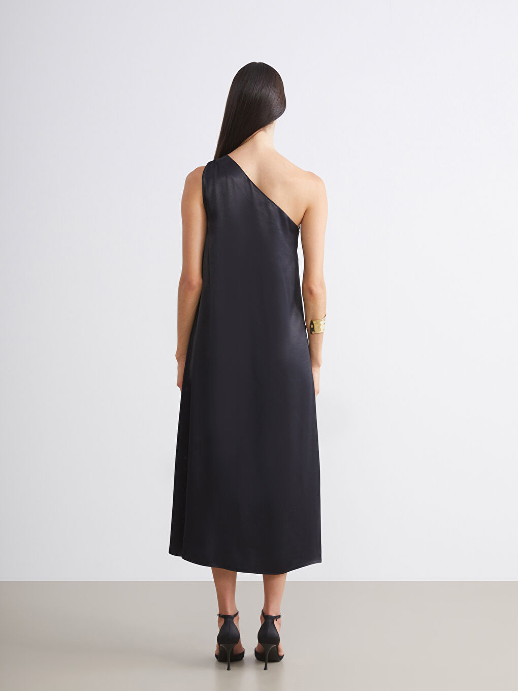 Siyah Tek Omuz Saten Elbise-3