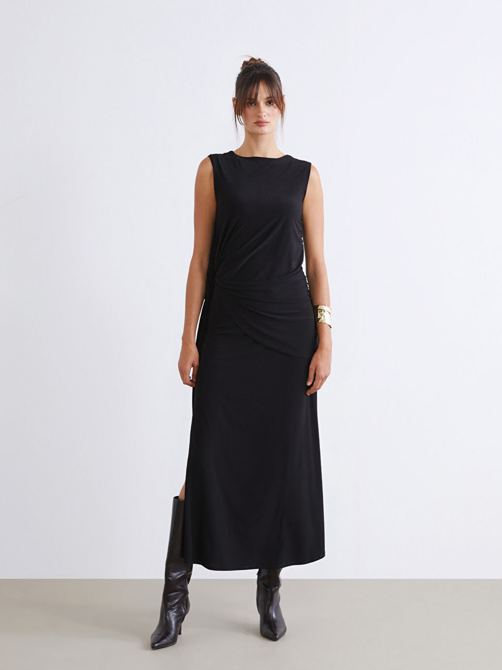 Siyah Bisiklet Yaka Büzgülü Yırtmaçlı Abiye Elbise-1