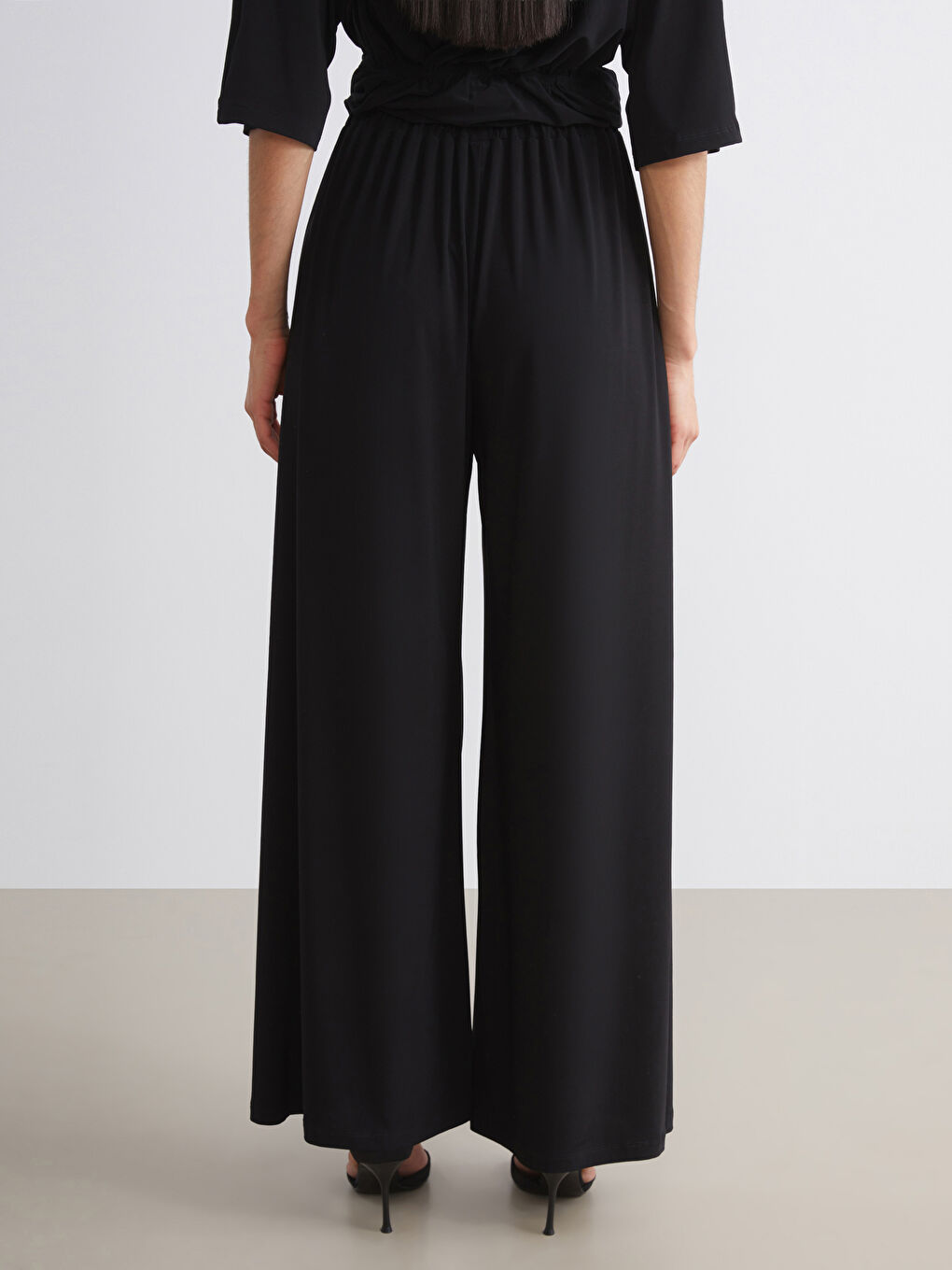 Siyah Beli Lastikli Geniş Paça Kadın Pantolon-3