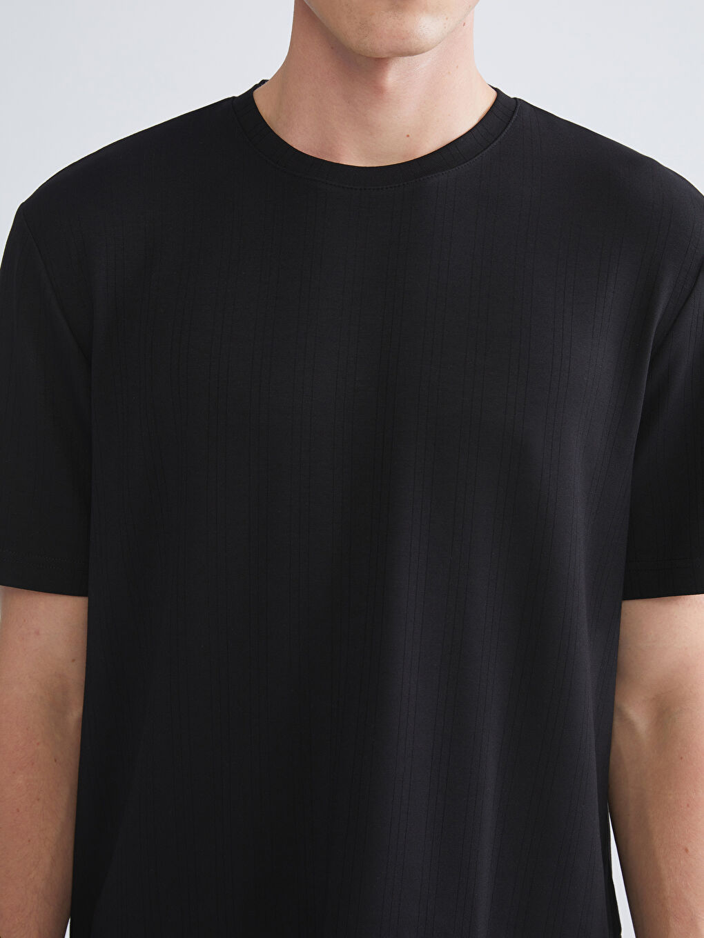 Siyah Bisiklet Yaka Erkek Tişört-2