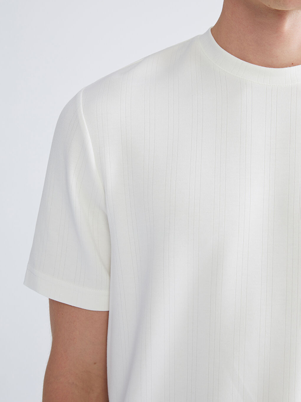 Ekru Bisiklet Yaka Erkek Tişört-2