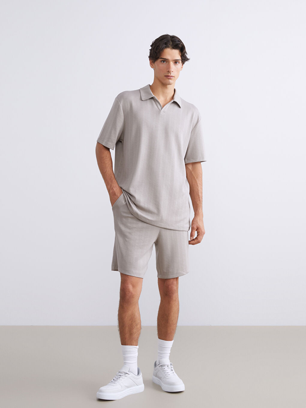 Bej Standart Kalıp Erkek Şort-1