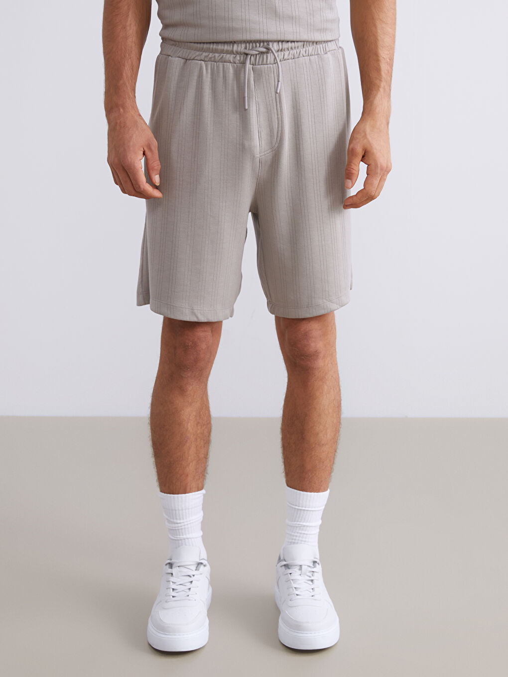 Bej Standart Kalıp Erkek Şort-2