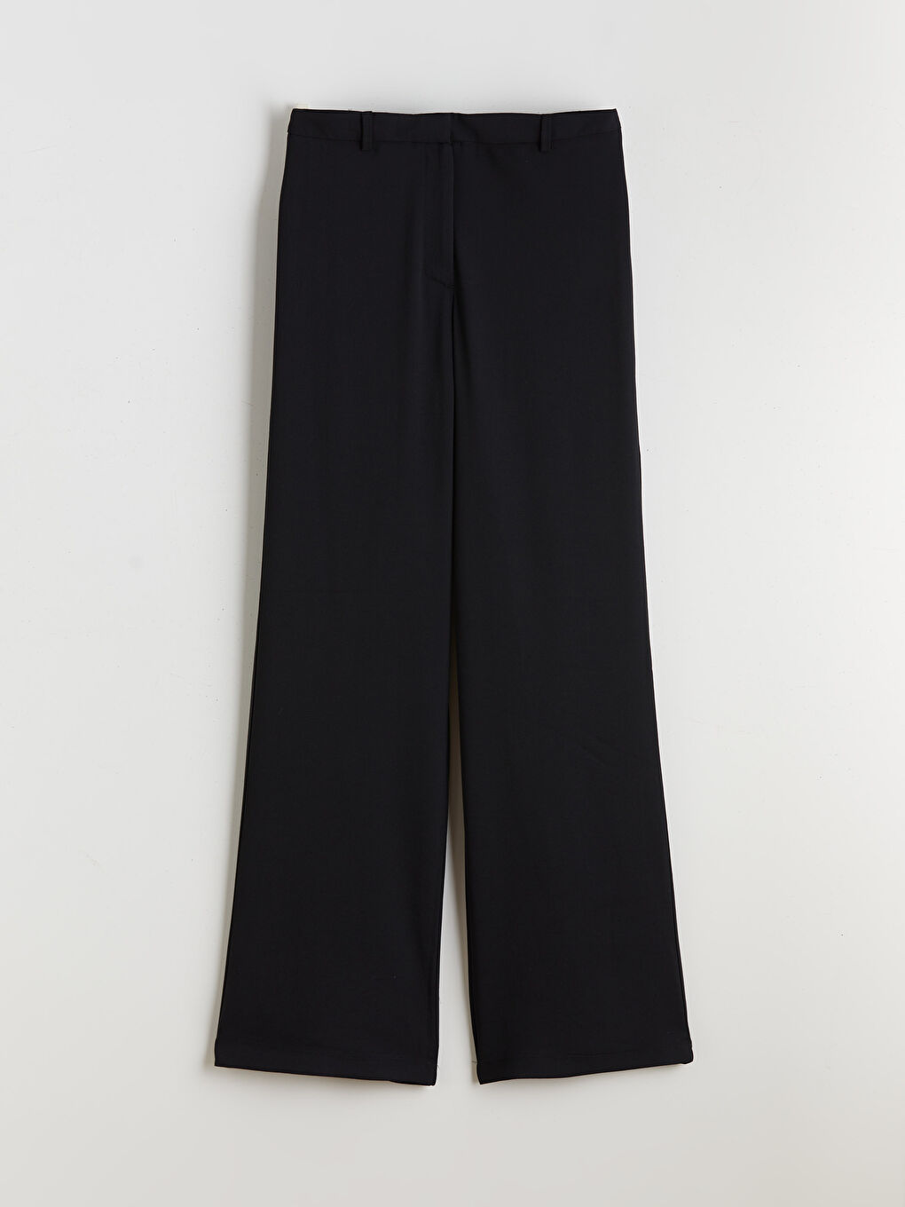 Siyah Standart Fit Geniş Paça Kadın Pantolon-4