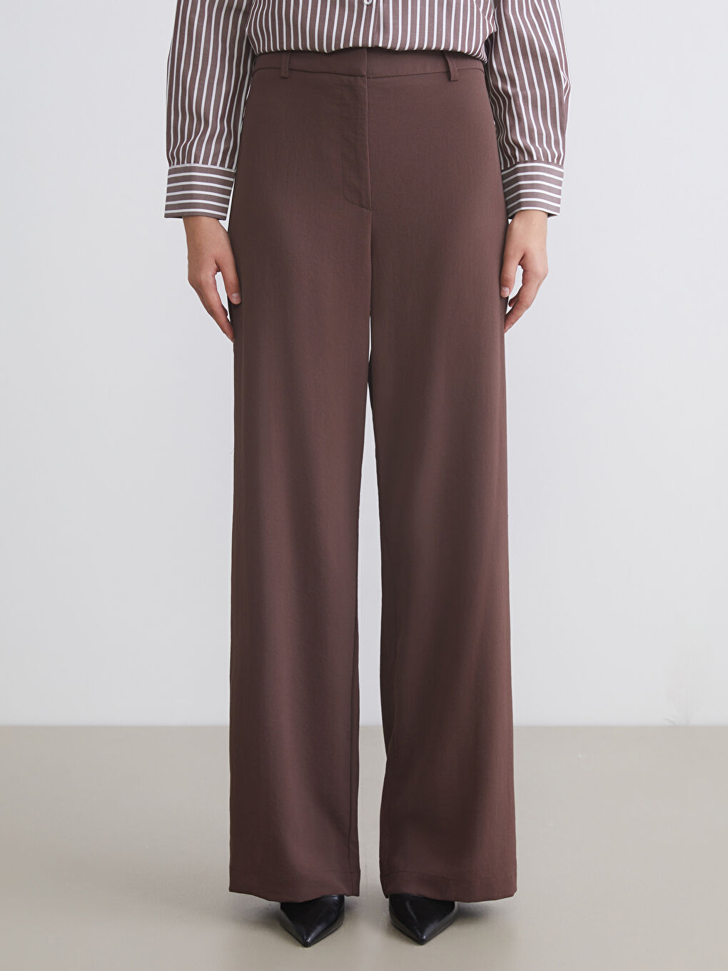 Kahverengi Standart Fit Geniş Paça Kadın Pantolon-1