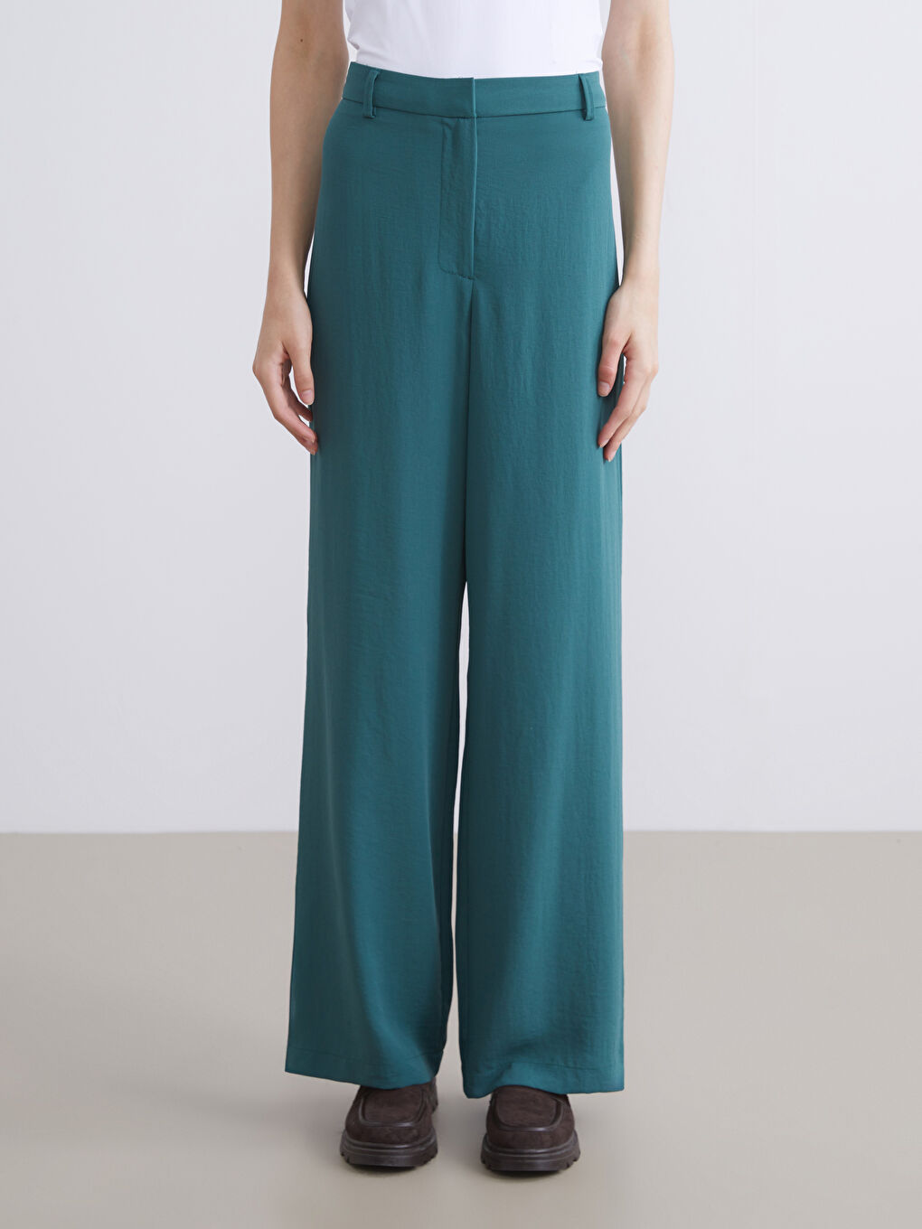Yeşil Standart Fit Geniş Paça Kadın Pantolon-3