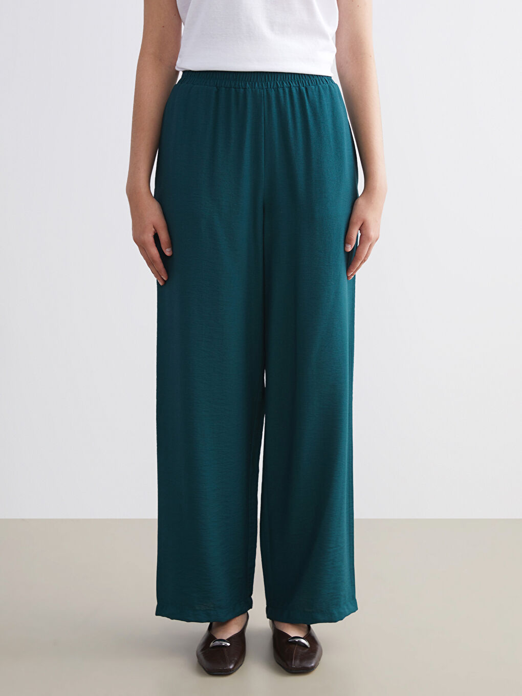 Yeşil Beli Lastikli Geniş Paça Kadın Pantolon-1