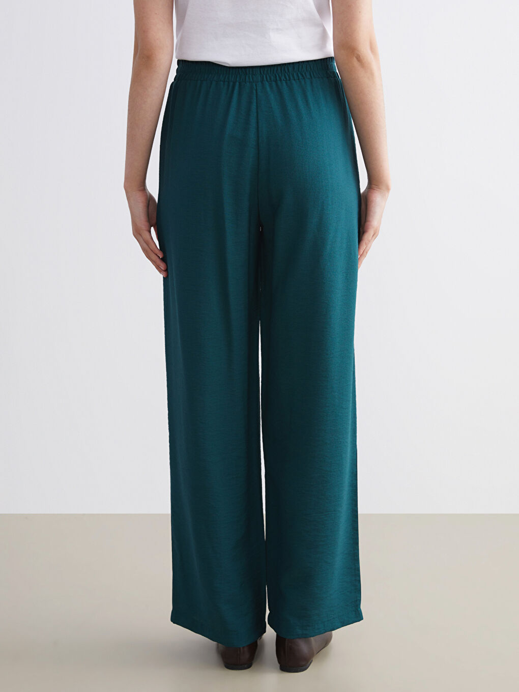 Yeşil Beli Lastikli Geniş Paça Kadın Pantolon-3