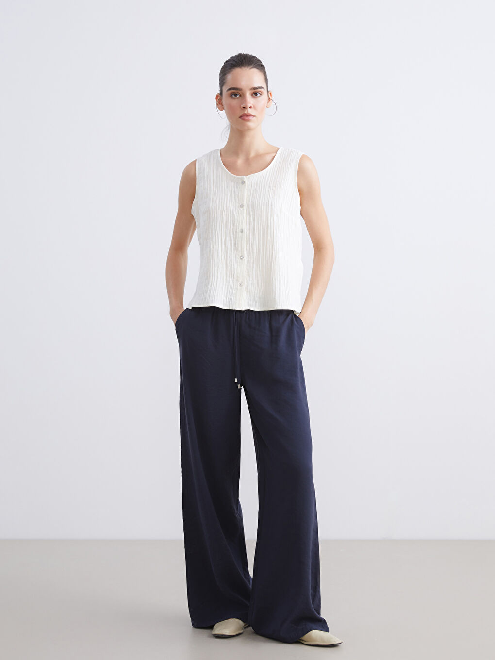 Ekru Bisiklet Yaka Dokulu Bluz-1